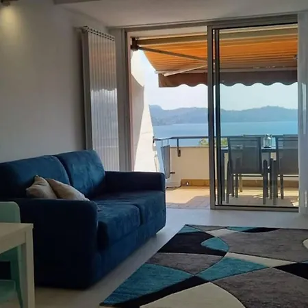 Apartment La Selva Lake View